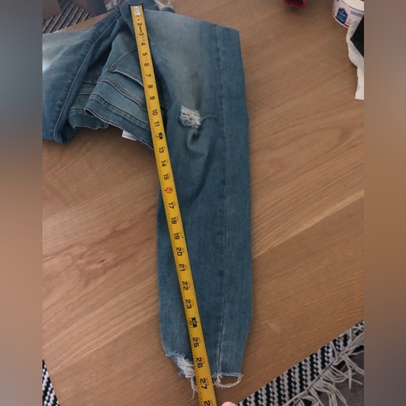 Banana Republic|Medium wash distressed skinny jeans, size 10/30 ••• - Picture 9 of 11
